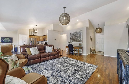 Twin Falls House | NEW! Park Meadow. Near St. Luke’s, Clean 4 bedroom, 2 bathroom.