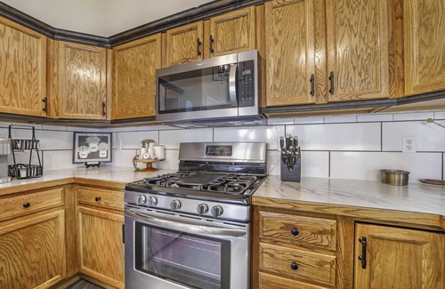 Twin Falls House | NEW! Park Meadow. Near St. Luke’s, Clean 4 bedroom, 2 bathroom.