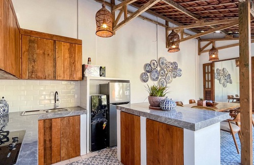 Kuta Villa | New peaceful 4 master bdrm suites villa, Legian