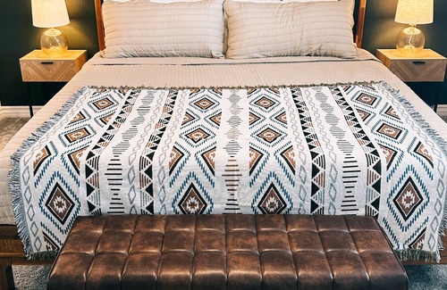 Centennial Hills House | New! PEACEFUL GETAWAY, KING SUITE, VIEWS OF VEGAS!