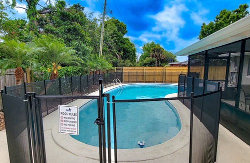 Tropic House | NEW Peaceful Pool Paradise, ENTIRE Home for YOU