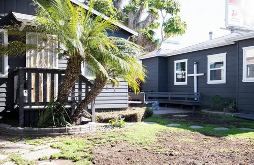 Ocean Beach Apartment | NEW Peaceful Studio Unit - 3 Blocks from the beach