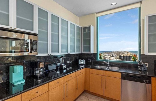 South Padre Island Condo | NEW! Penthouse Jr * Unrivaled Luxury * Insane Views