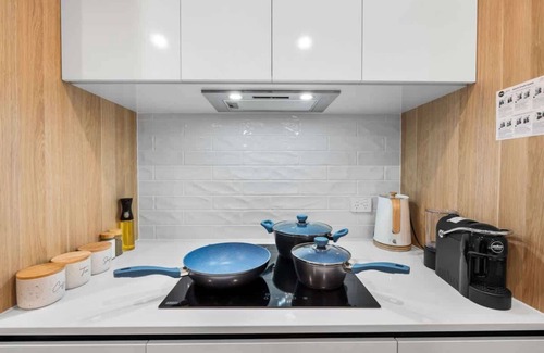 Surfers Paradise Apartment | NEW Pet-Friendly Riverview Stay + Parking