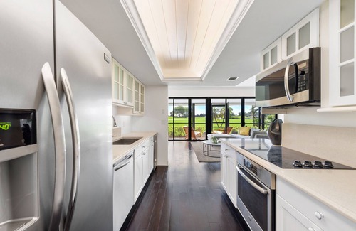 Hunt Club House | New PGA Home on Fazio Golf Course w/Amazing 180º Views by Guaranteed Rental™