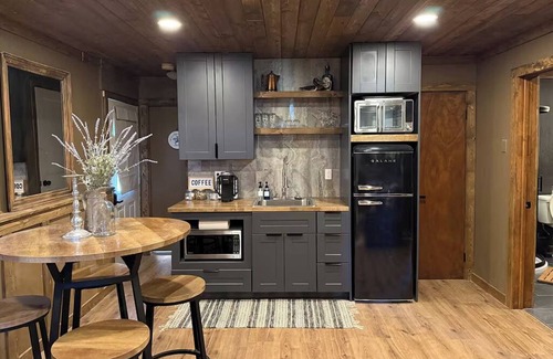 Grand Lake House | NEW Pickles Point - Western Mountain Getaway