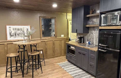 Grand Lake House | NEW Pickles Point - Western Mountain Getaway