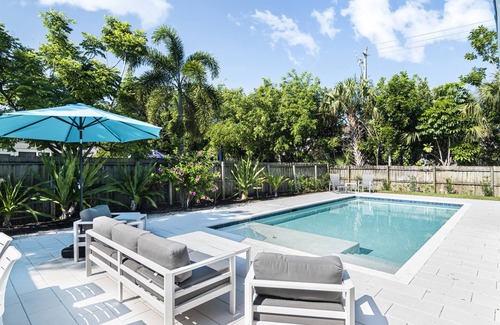 Lake Park House | New pool! 4 Bed 3 bath home -Fenced yard in trendy Lake Park- City of Naples.
