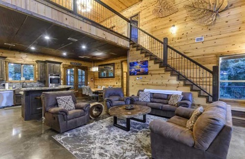 Hochatown Cabin | NEW! POOL! 5BR Pond-Hot Tub-Games - Sleeps 19