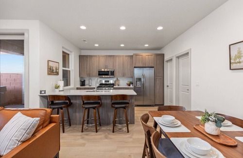Santa Clara House | New- Pool, Hot Tub, Nintendo Switch, Pool, Pickleball and Ping Pong Fun