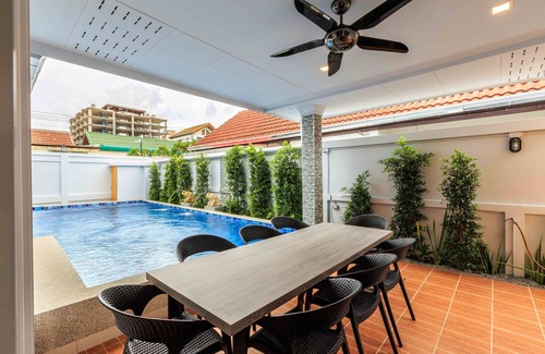 South Pattaya Villa | New Private 5 Bedrooms Pool Villa with Pool&Sauna