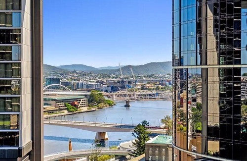 Brisbane Central Business District Apartment | New Private Apt in Queens Wharf lv12