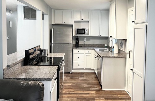 Geneva House | New! Private home in Geneva! Close to everything!