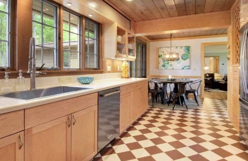 Lake Leelanau House | NEW Private Lake Michigan beach house on Good Harbor Bay, minutes from Leland!