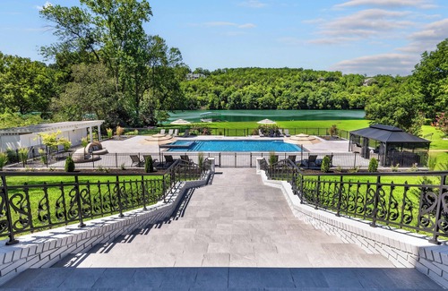 Branson House | New Private Lakefront Mansion on 5acres-3 Homes!Sleeps 44~Huge Pool/Hot tub/Dock