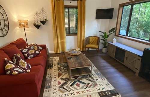 Highlands Apartment | NEW Private suite in Highlands