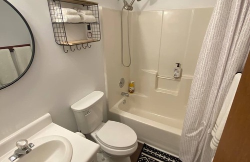 Highlands Apartment | NEW Private suite in Highlands