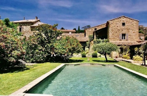 La Bastide-d'Engras House | NEW! Provence charm, near Uzès, beautiful gardens and pool, 18th C Mas, A/C