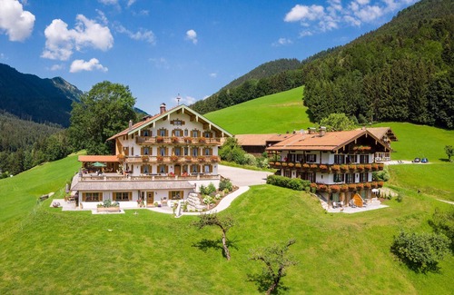 Ruhpolding Apartment | NEW - Reifelberg 45 sqm, terrace, kitchen, 1 bedroom, living room, max 3 pers, WLAN