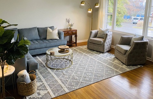 Lexington House | New Remodel with Private Backyard! 1 minute walk to dining and retail!