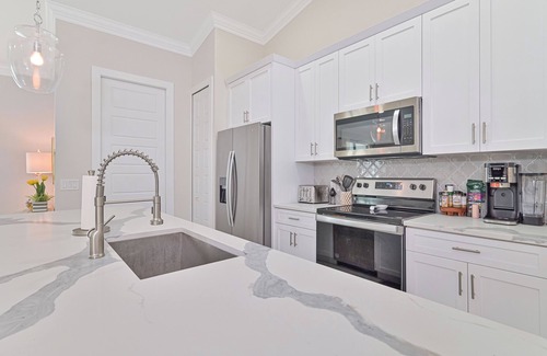 Bonita Springs House | New Remodeled and Quiet 4 bed pool home by Coconut Point - Close to Beaches!