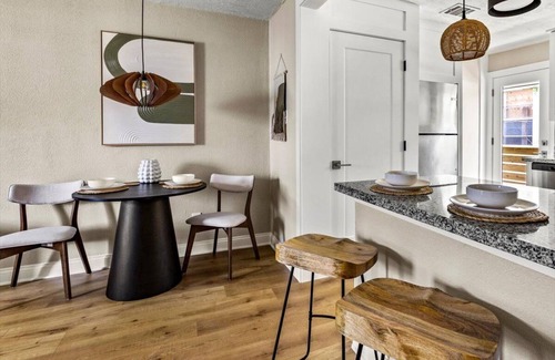 South Central Houston House | NEW- Remodeled/Chic/Downtown/MedCenter/Conference