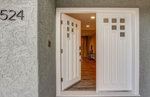Thousand Oaks House | New Remodeled Home With Pool in Thousand Oaks