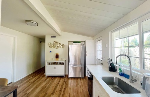 Walnut Valley House | New Renovated 3BD/2BA House(1K Mbps Wifi, Netflix,Pet-friendly)