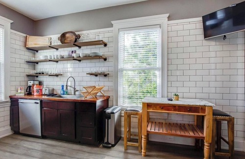 Bonnycastle House | New Renovated 4BR Home, Fenced Yard w Playground