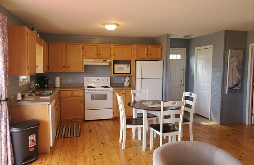 Corran Ban Cottage | "New Renovated Refreshing 3 Bedroom 1 Bath Cottage"