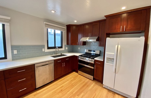 Serramonte House | New renovation 7bd/3ba whole house -Deck Views!