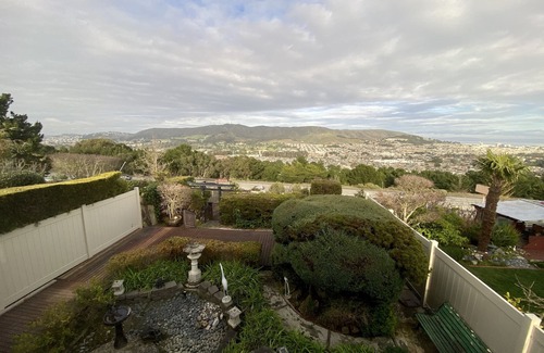 Serramonte House | New renovation 7bd/3ba whole house -Deck Views!
