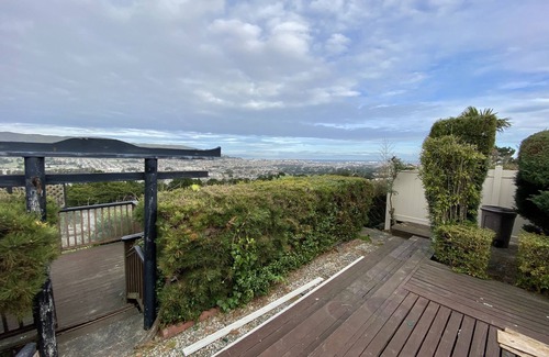 Serramonte House | New renovation 7bd/3ba whole house -Deck Views!