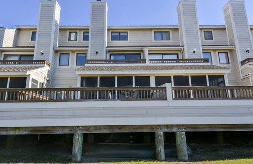 Fenwick Island House | *NEW RENTAL* Beautiful bay sunsets, pool, and 1 block to private beach access