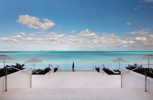Nassau Resort | New Resort! Ocean Front Suite Perfect for Families or Couples Traveling Together