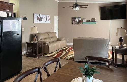 Cecil Apartment | “New”River Chase Wild horses.