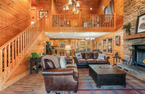 Ellijay House | New Riverfront Retreat - Sleeps 12 Ellijay