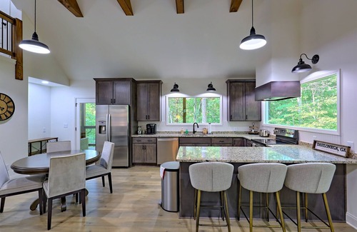 Dahlonega Cabin | New! Riverfront with Arcades & Firepit
