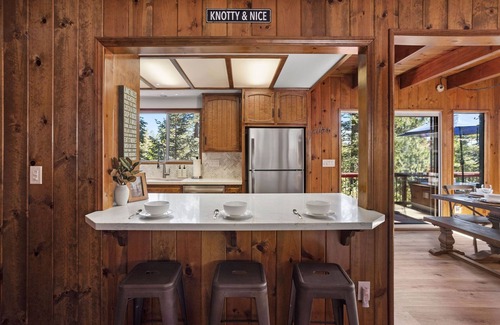 Blue Jay House | New! Rustic & cozy cabin w/pool table, deck, garage, dog friendly!