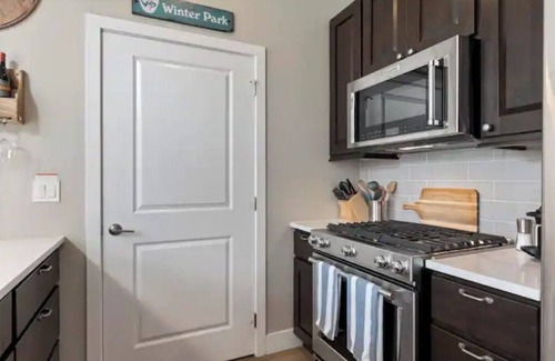 Rendezvous House | NEW! RUSTIC LUXURY (2 BR+Loft) w/Hot Tub Near WP
