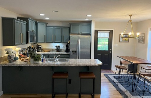 Court House House | New! Salamander Hill Cottage by Buffalo Mtn Getaway