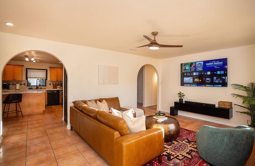 Gainesville House | New! Saltwater pool home with hot tub, game room, and outdoor games!