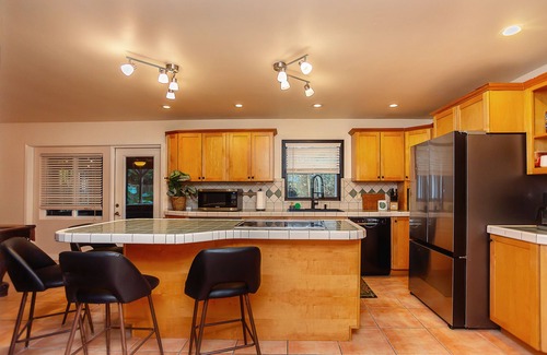 Gainesville House | New! Saltwater pool home with hot tub, game room, and outdoor games!