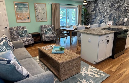 South Bradenton Condo | *NEW* Saltwater + Sunsets - 5bed 2bath Sleeps 10
