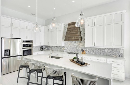 Naples Park House | NEW Sand Dollar Retreat | New 4BR w/Pool, Spa & Walk to Vanderbilt Beach