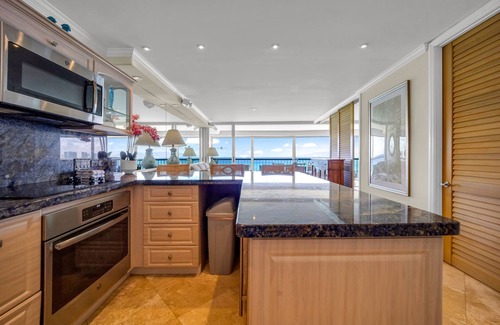 Diamond Head - Kapahulu - St. Louis Condo | New! Sans Souci 1004 – Oceanfront 1BR Gem w/Parking + Views