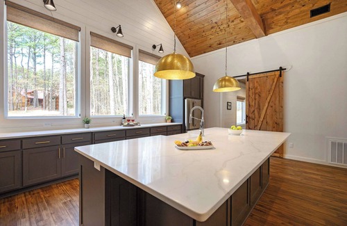 Broken Bow Cabin | New! Sauna, Arcade, Firepit & Spa - Sleeps 10