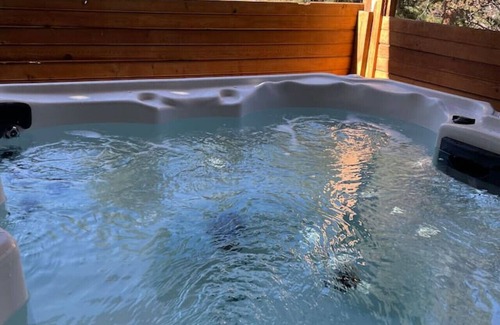 Woodland Park Apartment | NEW Sauna & Private Hot Tub Overlooking Pikes Peak