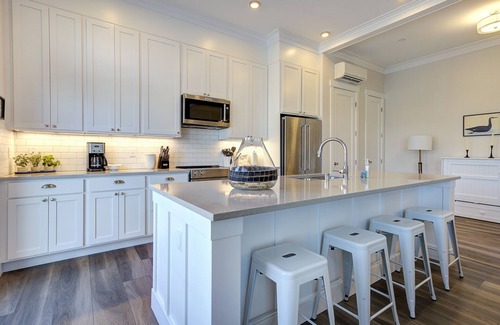 Seabrook House | *New* Seabrook's The Penthouse: Oceanview, Dog Friendly!