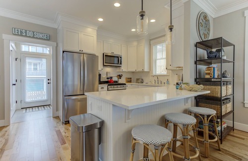 Seabrook House | *New* Seabrook's Tide & Seak: Close to Outdoor Pool!